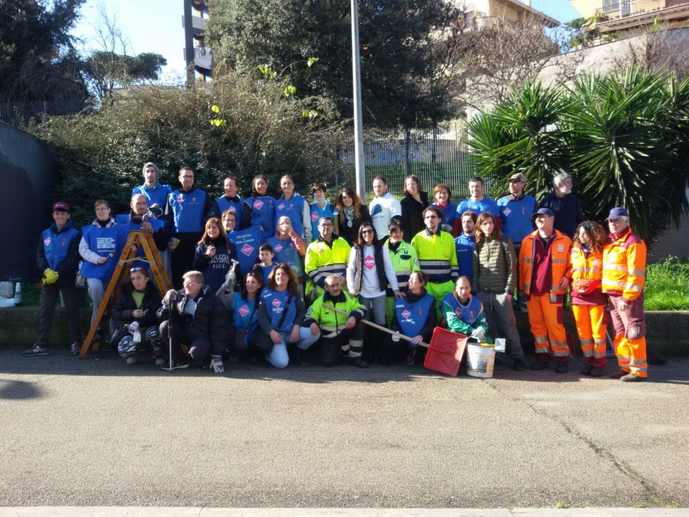 foto due i volontari.jpg image