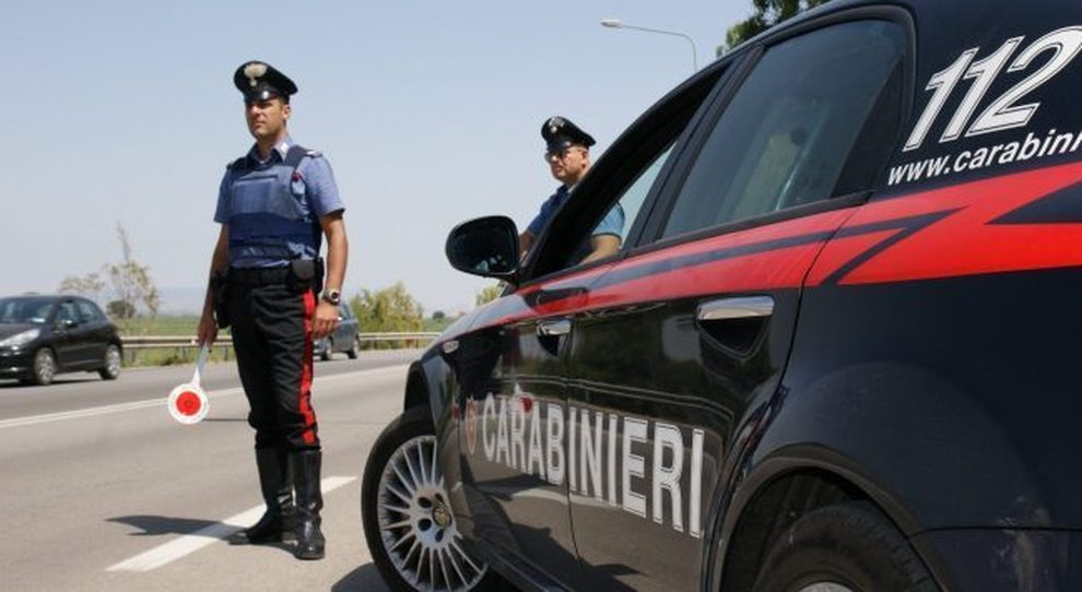 4839039_1929_carabinieri2_